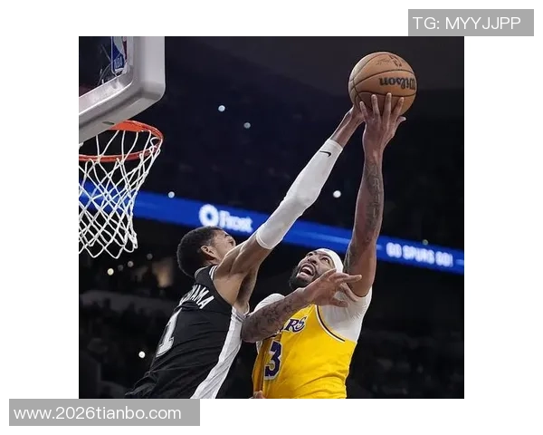 SGA本季两度封盖文班亚马成为历史上第四位多次阻挡他的球员