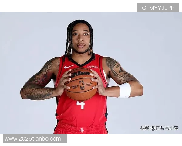 火箭召回表现出色的戴维森明天对阵开拓者或将迎来机会