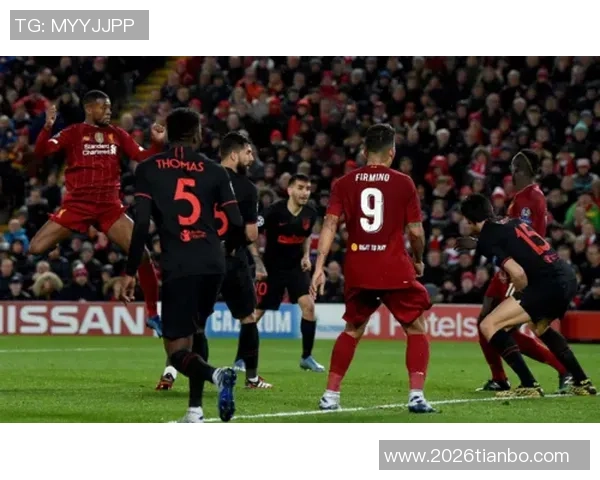 乌尔比希禁区外停球手臂碰球主裁判判罚合理反弹球不算犯规 乌尔比希禁区外停球手臂碰球主裁判判罚合理反弹球不算犯规